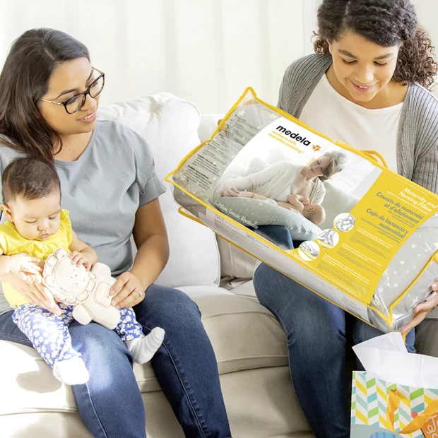 фото Medela подушка для беременных и кормящих мам
