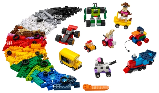 фото Lego classic конструктор "кубики и колёса"