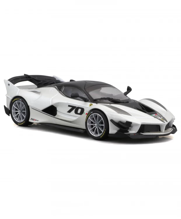 Гоночная машинка Bburago die-cast Ferrari FXX-K EVO 2017 1:43 машинка maisto die cast ferrari fxx k с отвёрткой 1 24 цвет красный с принтом