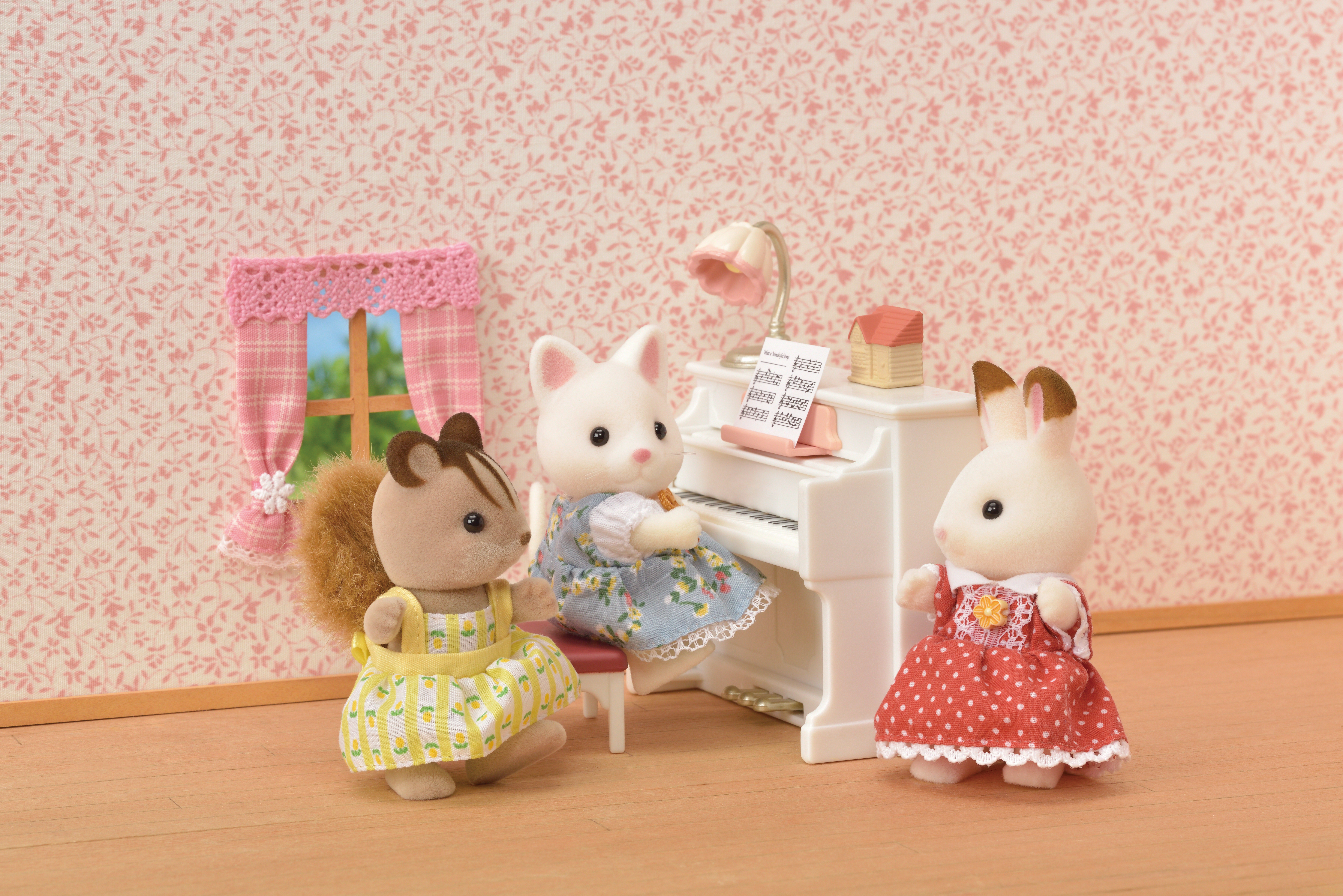 фото Набор рабочий стол и пианино sylvanian families