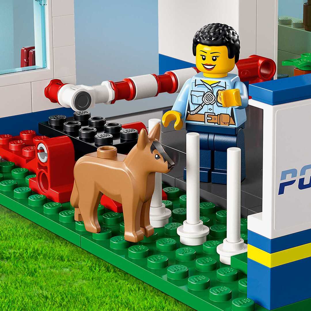 LEGO City Police  Конструктор "Полицейский участок" 60316 - фото 5