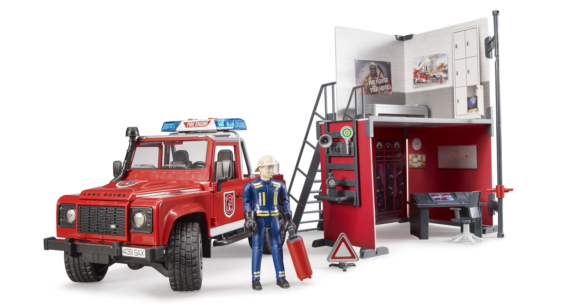 фото Bruder набор пожарная станция с джипом и фигуркой
